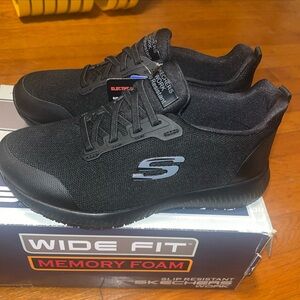 Skechers Women's Lightweight Black Work Slip Resistant Sz 6 Wide W Sneakers